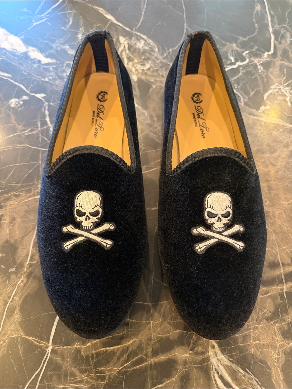Del Toro Black Velvet Skull & Crossbones Slip-On Loafers Size 10
